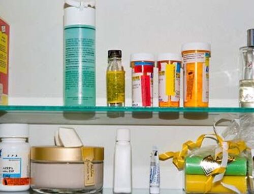 Tomar varias medicinas: una práctica común que requiere atención