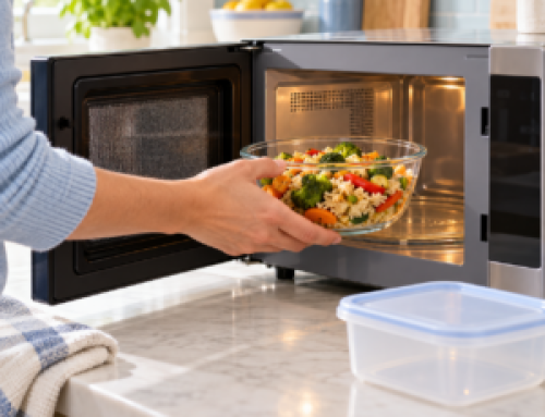Microondas y recipientes plásticos para calentar alimentos con seguridad