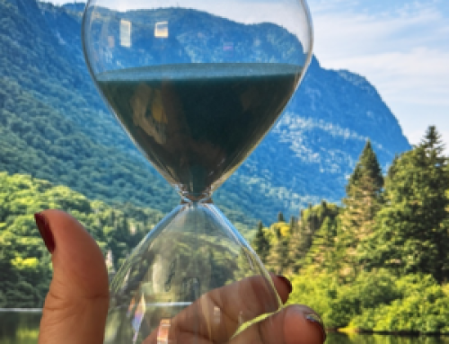 EL RELOJ DE ARENA: APRENDER A HABITAR EL TIEMPO